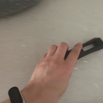 Karaca Züccaciye Karaca Tava Durduğu Yerde Kulpu Kopması
