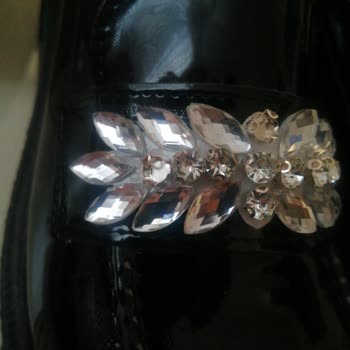 Modamizbir.com Ayakkabının Yanlış Numara Gelmesi Ve Üzerindeki Taşların Düşmüş Olması