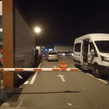 Kayseri Havalimanı Kayseri Hava Limani Parkı Kazaya Sebebiyet Veren Bariyer