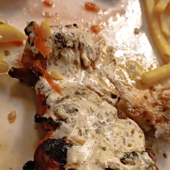 Tavuk Dünyasının Yanık Tavukları, Buz Gibi Yemekleri Ve Kötü Servisi