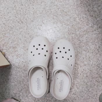 Skechers Farklı Boyutta Terlik