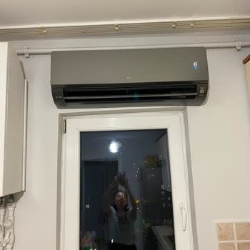 LG Marka Klima Aldım. Servis Klimayı Yamuk Taktı Extra Para İstedi.