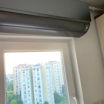 LG Marka Klima Aldım. Servis Klimayı Yamuk Taktı Extra Para İstedi.