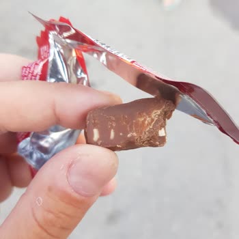 Tadelle Çikolata Aldık Yarısı Yenmiş Çıktı