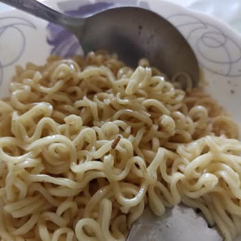 İndomie Sebzeli Noodledan Kurt Çıktı