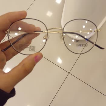 Elit Optik Çiğli Gözlük Aldık Ama Garantiden Gelmedi Deniliyor