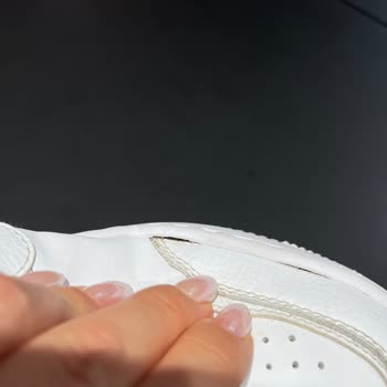 Barçın Spor Nike Ayakkabım Yanlardan Açıldı