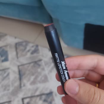 Şok Marketler Küflü Ekmek Ve Kırık Ruj İade Alınmaması Ve Değiştirmemesi