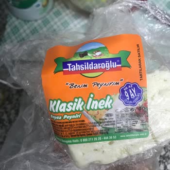 Tahsildaroğlu Peynirden Kıl Çıktı.