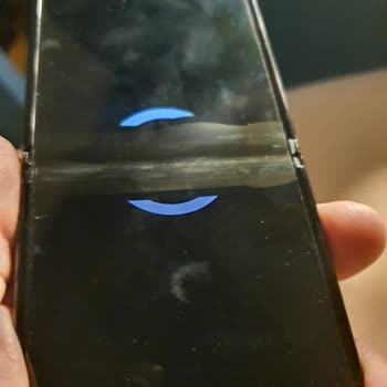 Dört Aylık Samsung Galaxy Z Flip 4 Ekranı Kronik Sorunu Çözülmüyor!