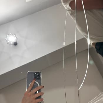 IKEA Çatlak Gelen Boy Aynası