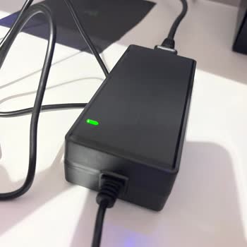 Monster Notebook Aryond V1.3 Monitör Adaptörü Isınma Sorunu