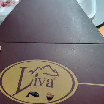 Liva Pastanesi (livashop.com) Pastadan Çıkan Taş Ve Plastik