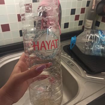Hayat Su Danone Hayat İçecek Şişe Dibi Kahve Rengi Tortu