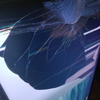 LG TV Kendi Kendine Düştü