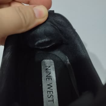 FLO Nine West Markalı Spor Ayakkabının Dağılması.
