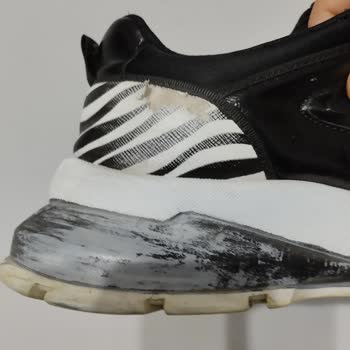 FLO Nine West Markalı Spor Ayakkabının Dağılması.