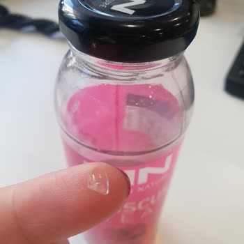 Pindrinks Hibiskus Tea İçeceğinin İçinden Cam Çıktı