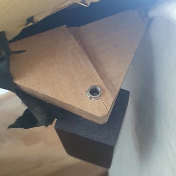 Mudo Koltuğun Hiç Oturmadan Kırılan Ayağı...