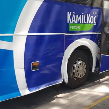 Kamil Koç Hasarlı Otobüs İle Yol Aldı!