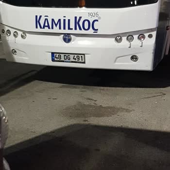 Kamil Koç Hasarlı Otobüs İle Yol Aldı!