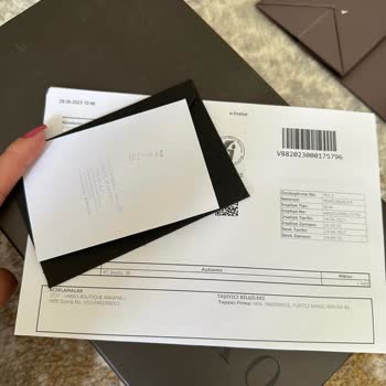 Vakko Personeli Ve Eksik Kutu