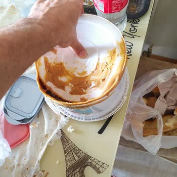 Gelincik Haşhaş Bizi Mağdur Etti