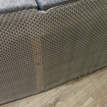 Vivense Kurulumu Yapan Ekip Koltuk Ayağını Eksik Taktığı İçin Koltuk Kırıldı