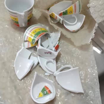 Gardrops Kırık Gelen Fincan Takımı