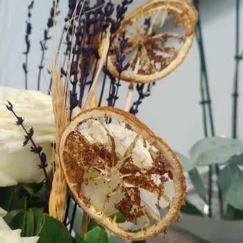 ÇiçekSepeti Hediye Gelen Kurtlu Çiçek