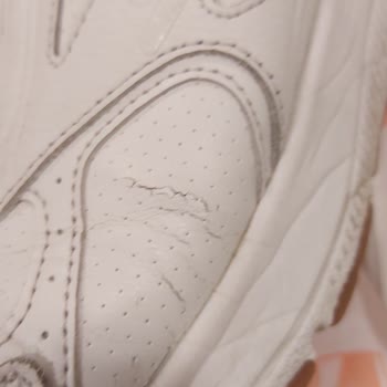 Skechers Kullanılamaz Hale Gelen Ayakkabının İadesinin Yapılmaması.