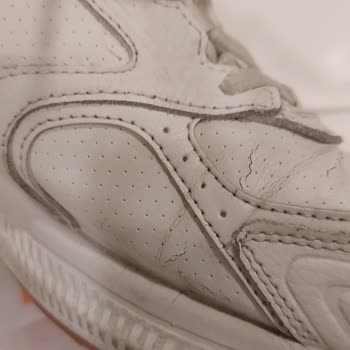 Skechers Kullanılamaz Hale Gelen Ayakkabının İadesinin Yapılmaması.