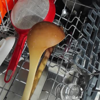 Arçelik 6155 Arıza Var Ve Kapak Atma Özelliği Her Programında Yok.