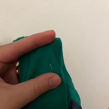 Benetton Ürününün Arkasında Durmuyor!