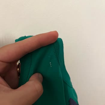 Benetton Ürününün Arkasında Durmuyor!