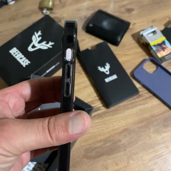 Deercase İPhone 13 Diye Aldığım Kılıfın Hangi Telefona Ait Olduğu Belli Değil!