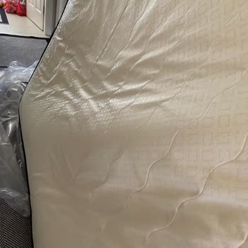 Yataş Yeni Yatağımı Alıp Yerine Lekeli Eski Bir Yatak Teslim Ettiler