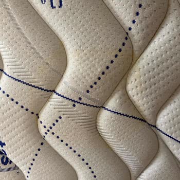 Yataş Yeni Yatağımı Alıp Yerine Lekeli Eski Bir Yatak Teslim Ettiler