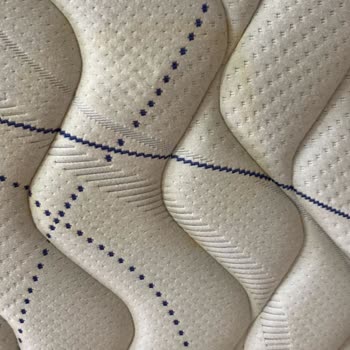 Yataş Yeni Yatağımı Alıp Yerine Lekeli Eski Bir Yatak Teslim Ettiler