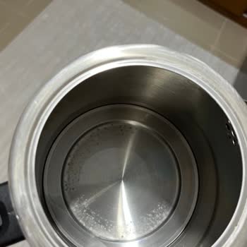 Tefal Çaycının Alt Demlikte Leke Problemi