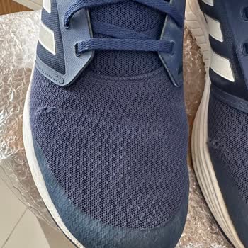 Barçın Spor Adidas Ayakkabının Yanlarından Yırtılması!