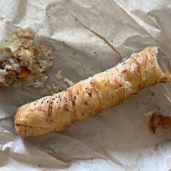 Yemeksepeti Market Bozuk Kıymalı Börek Satıyor