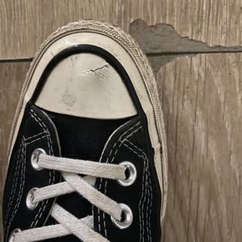 Mugo.com.tr Kendi Kendine Çatlayan Converse