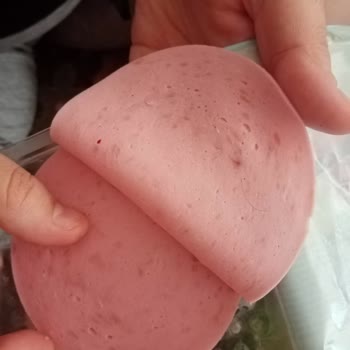 Pınar Aç Bitir Salamdan Hem Kıl Çıktı Hem Kokuyor!