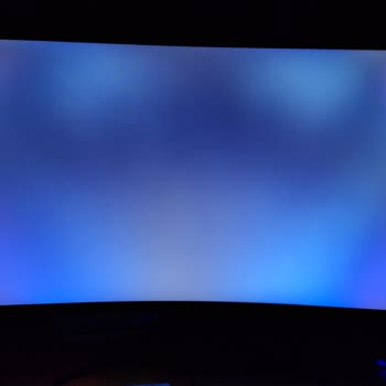 Casper Nirvana Monitör De Çok Açık Şekilde Işık Sızması