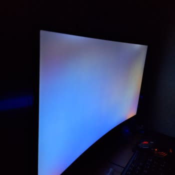 Casper Nirvana Monitör De Çok Açık Şekilde Işık Sızması