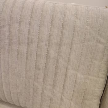 Bellona Sanvito Çok Kırılgan Hassas Bir Koltuk