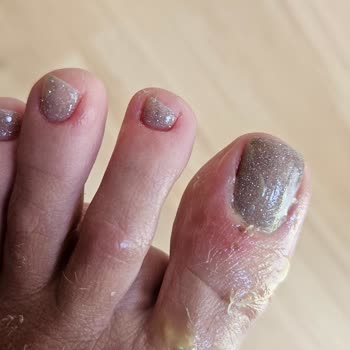 Tırnak Lounge Bayraklı Pedikür Deneyimi Kötü Oldu