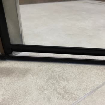 Pakduş Yeni Taktıkları Üç Adet Duş Su Kaçırıyor