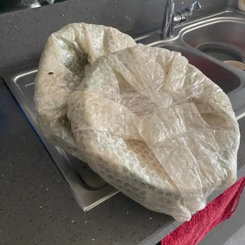 A101 Satın Alınan 6 Tabaktan 5'i Kırık Geldi